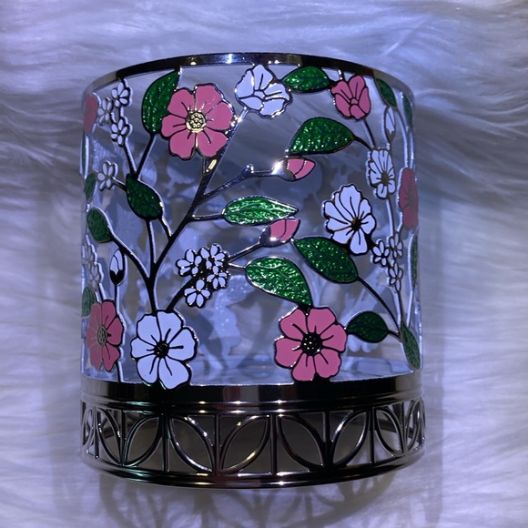 “FLORAL TOSS” Spring & Summer Pink/Green/White Colors, 3-Wick Candle Holder, NWT - Picture 5 of 8